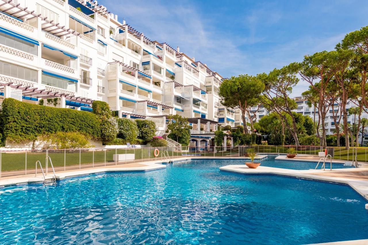 Lujoso Apartamento De 2 Dormitorios En Banus Marbella Exterior photo
