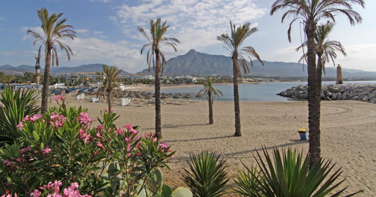 Lujoso Apartamento De 2 Dormitorios En Banus Marbella Exterior photo