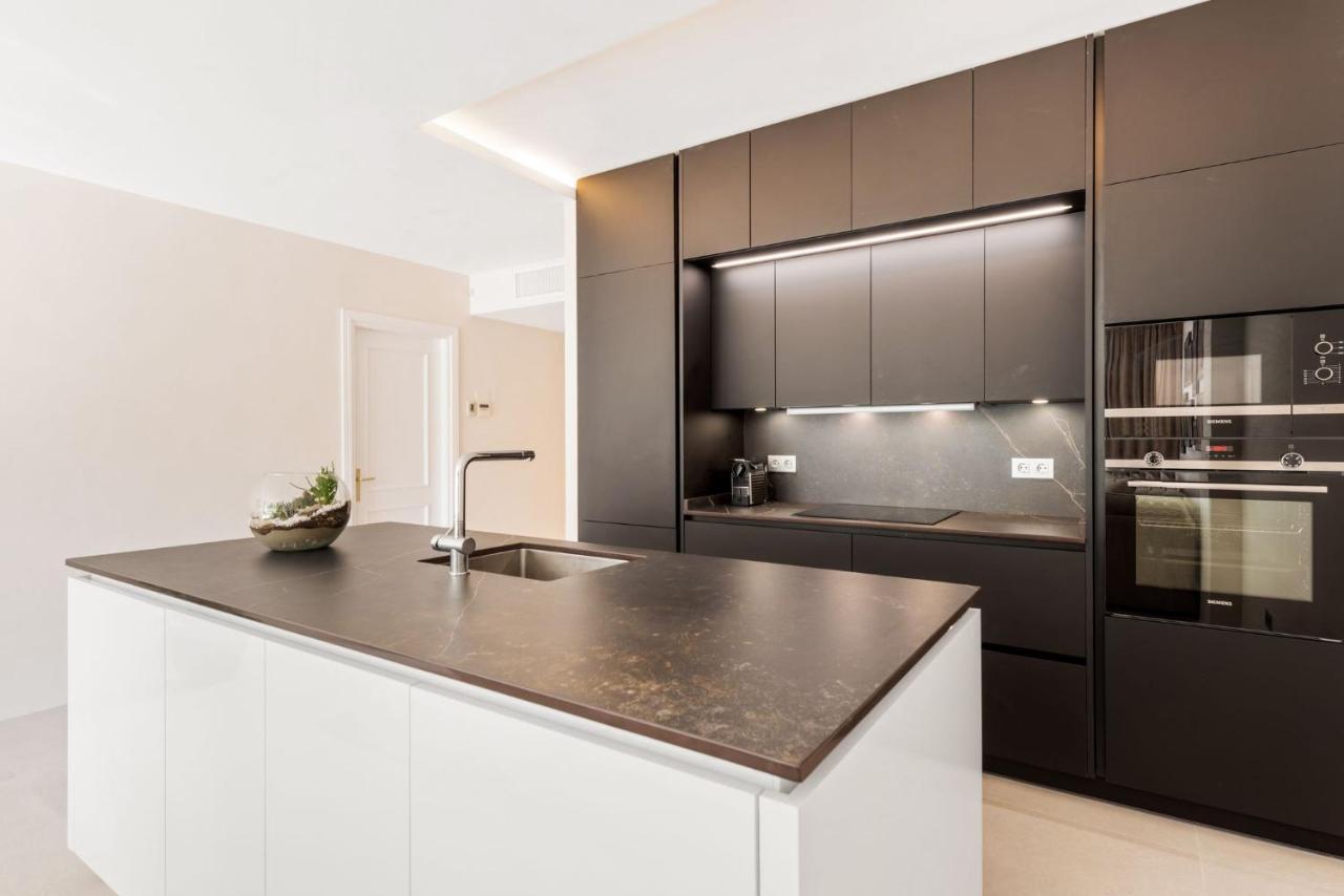 Lujoso Apartamento De 2 Dormitorios En Banus Marbella Exterior photo