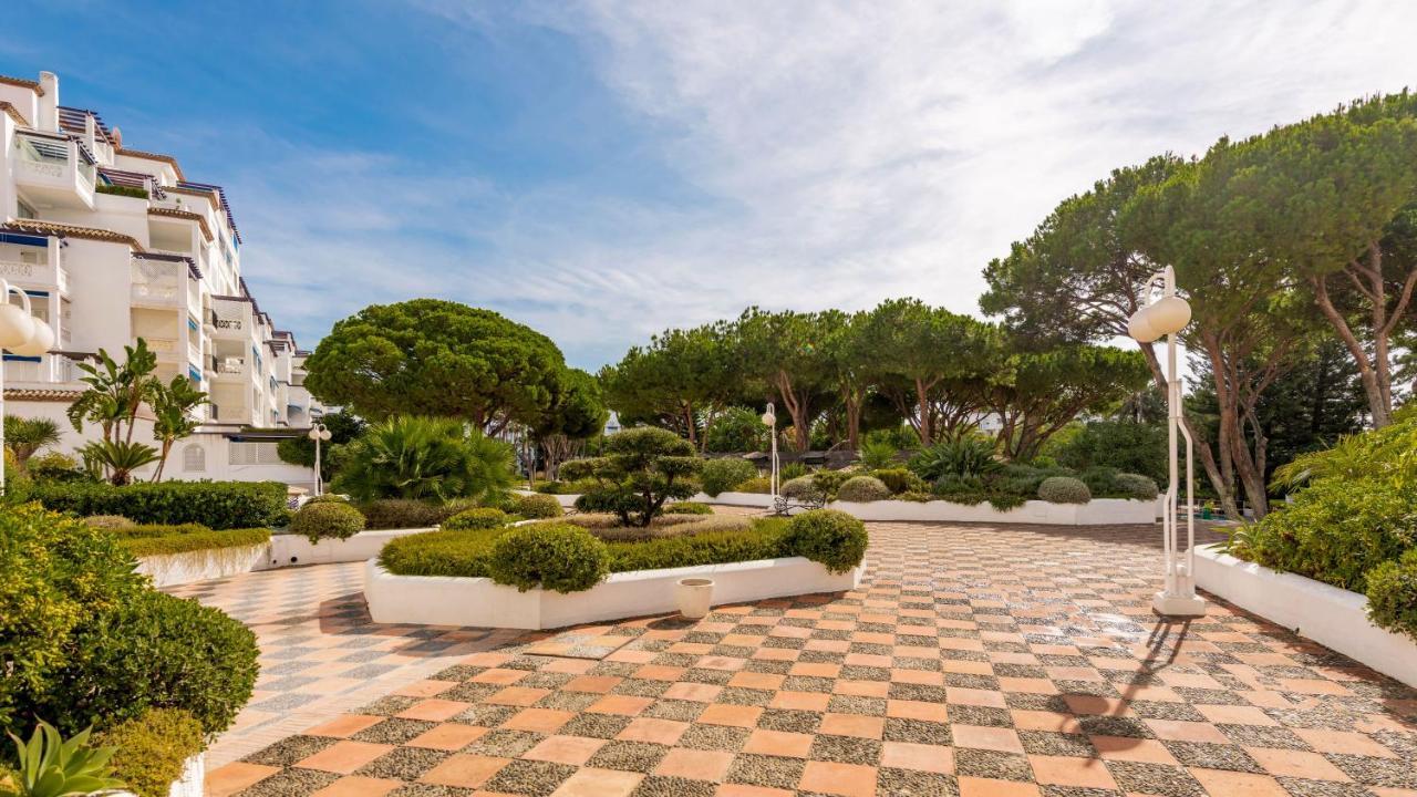 Lujoso Apartamento De 2 Dormitorios En Banus Marbella Exterior photo